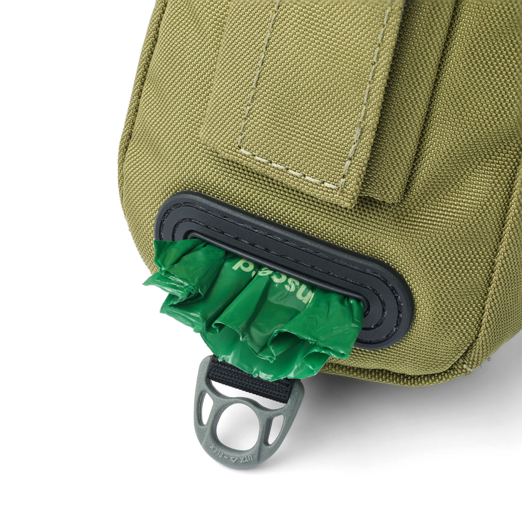 pochette verte de laisse 