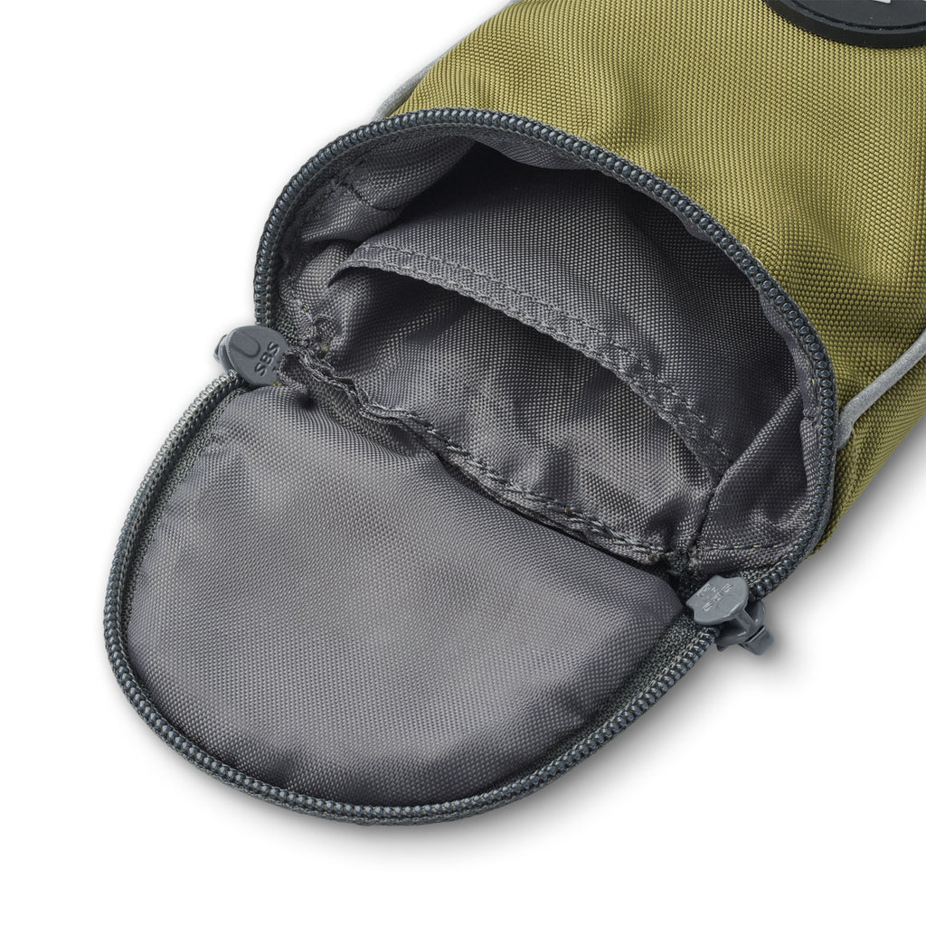 petit sac vert de laisse 